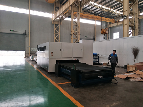 IPG FIBER ლაზერული CUTTING MACHINE 3000 * 1500 4000W